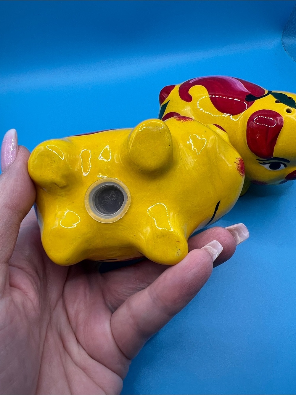 Red and yellow hot pepper piggie salt and pepper shakers set - Picture 3 of 11